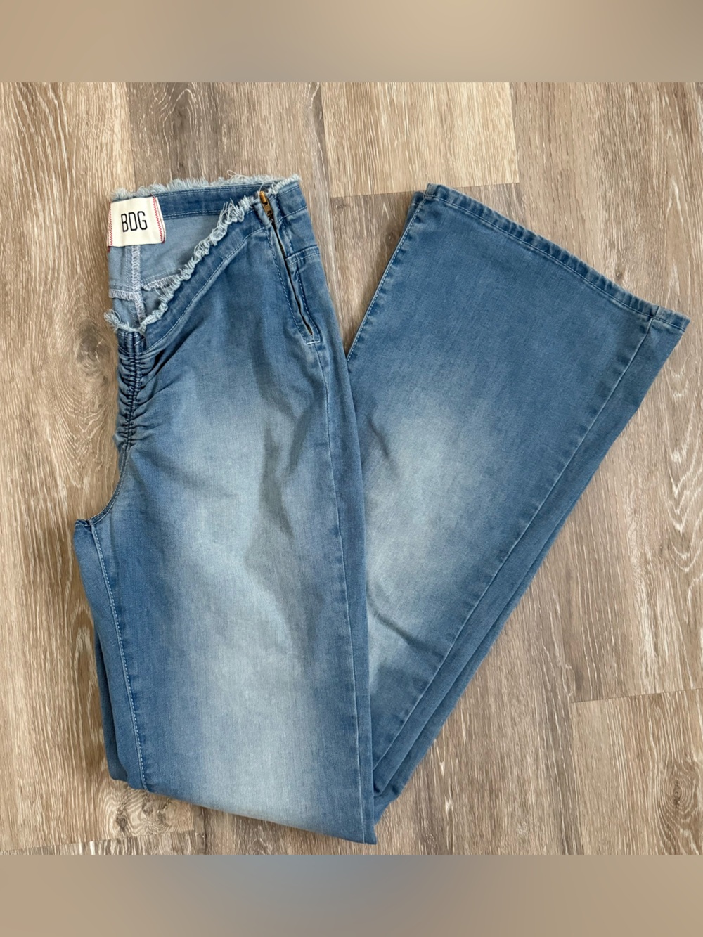 BDG Urban Outfitters ruched V-front flare jeans Size 30